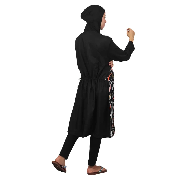 ملابس بحر مع حجاب للرأس