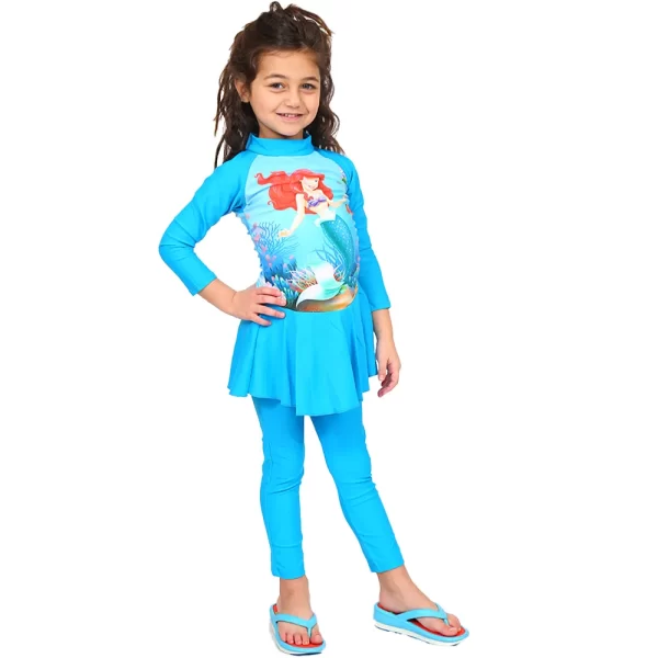 مايو سباحة قطعتين